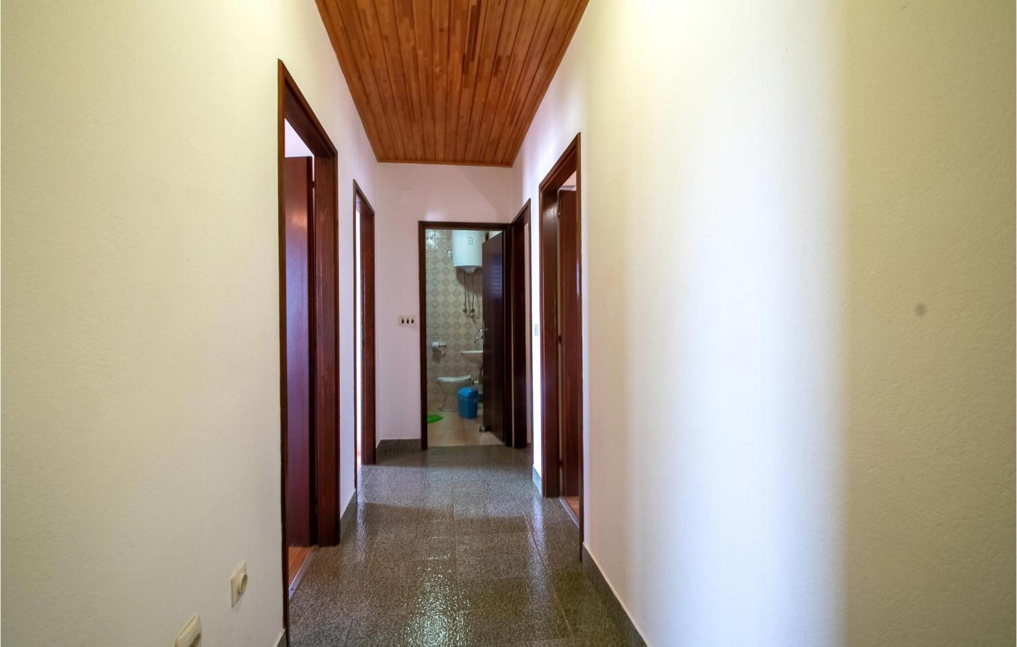Beautiful Home In Prizba With Kitchen ภายนอก รูปภาพ