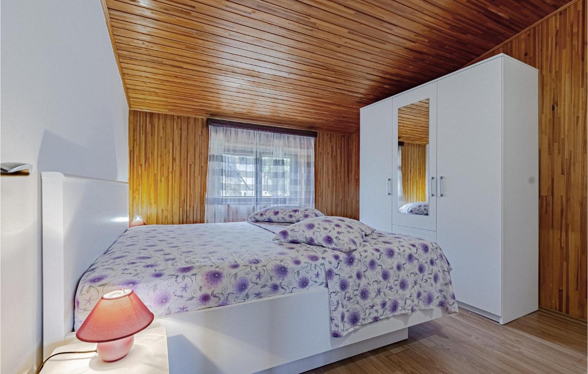 Beautiful Home In Prizba With Kitchen ภายนอก รูปภาพ