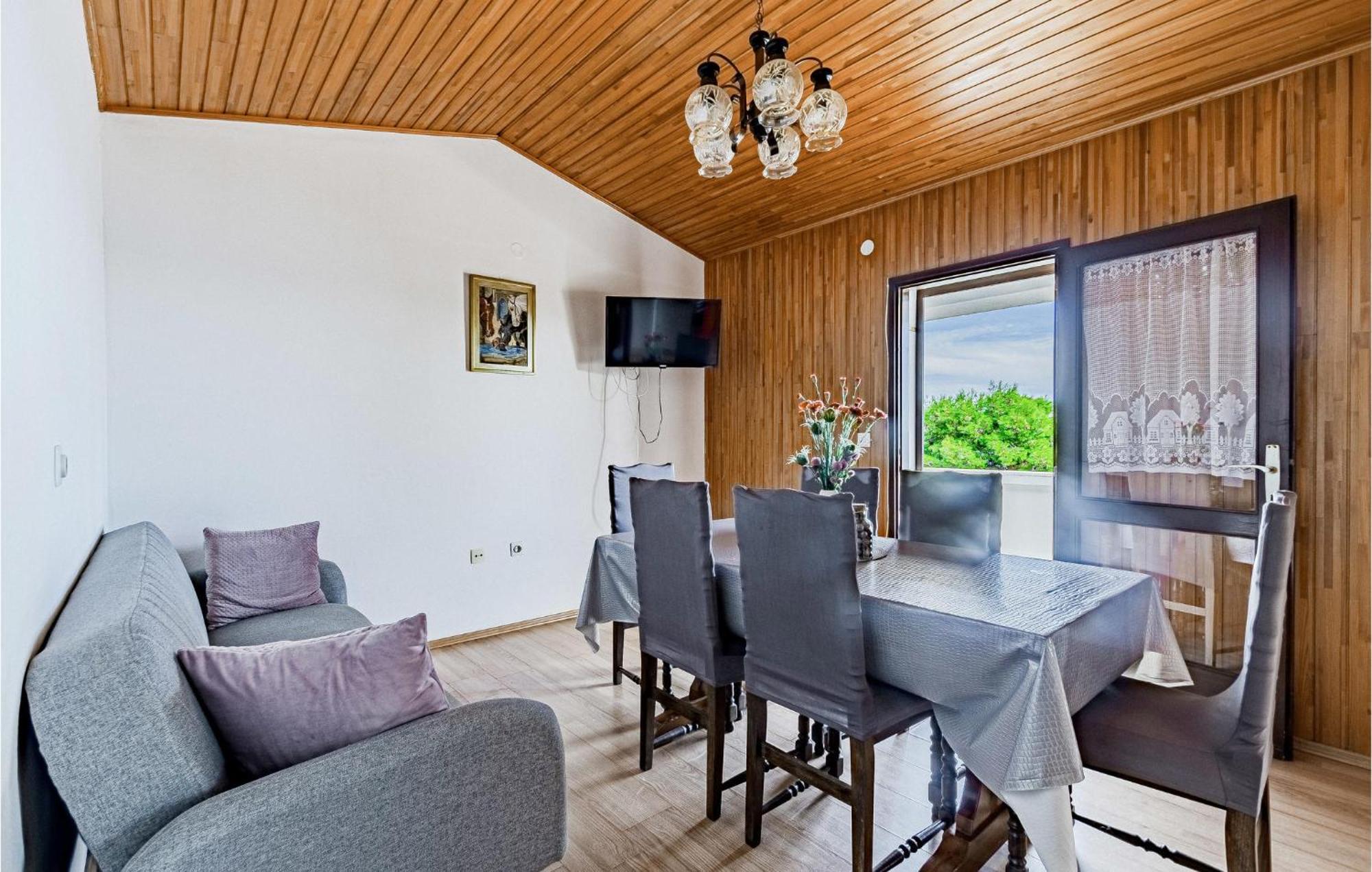Beautiful Home In Prizba With Kitchen ภายนอก รูปภาพ
