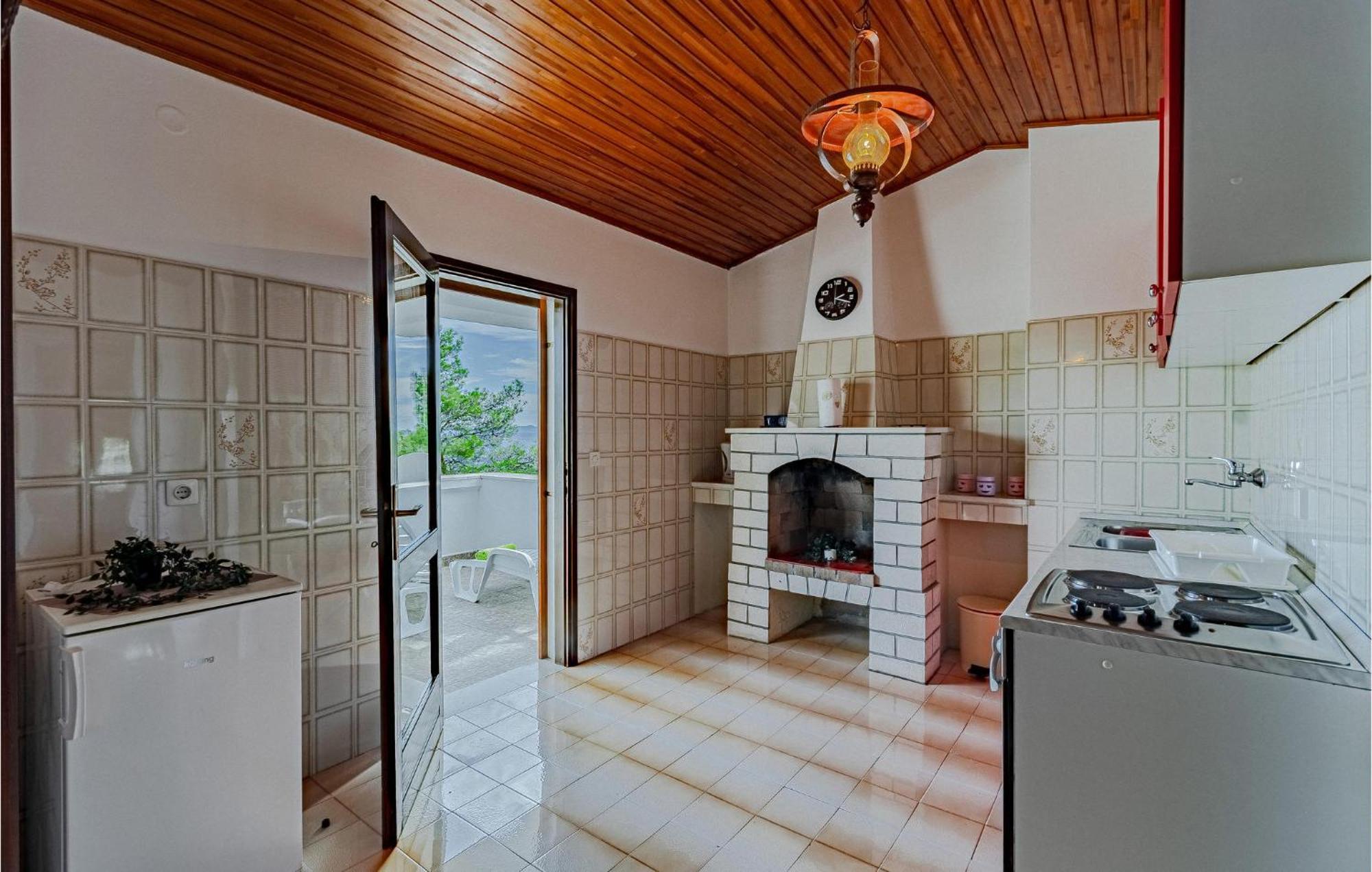 Beautiful Home In Prizba With Kitchen ภายนอก รูปภาพ