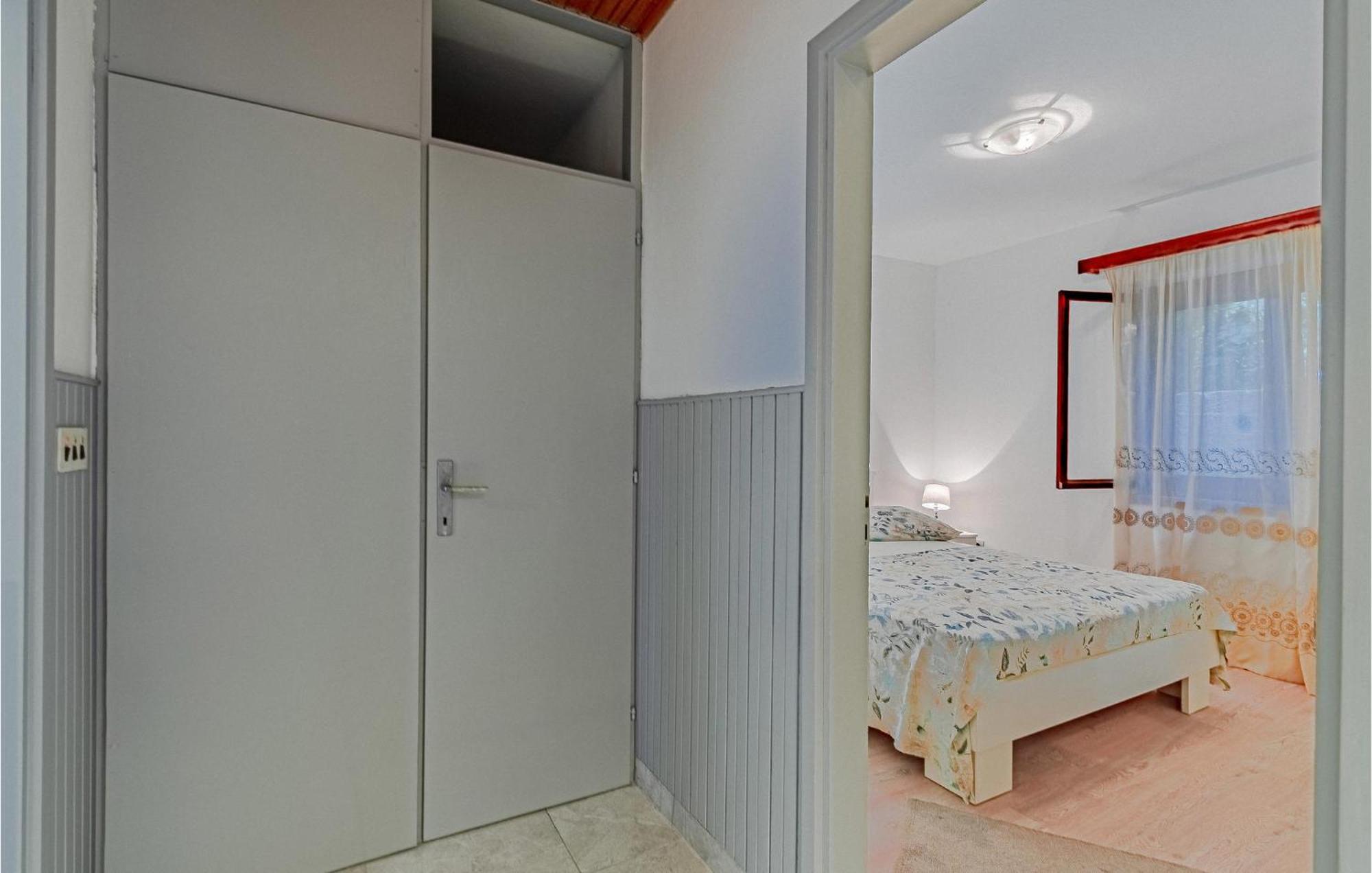 Beautiful Home In Prizba With Kitchen ภายนอก รูปภาพ