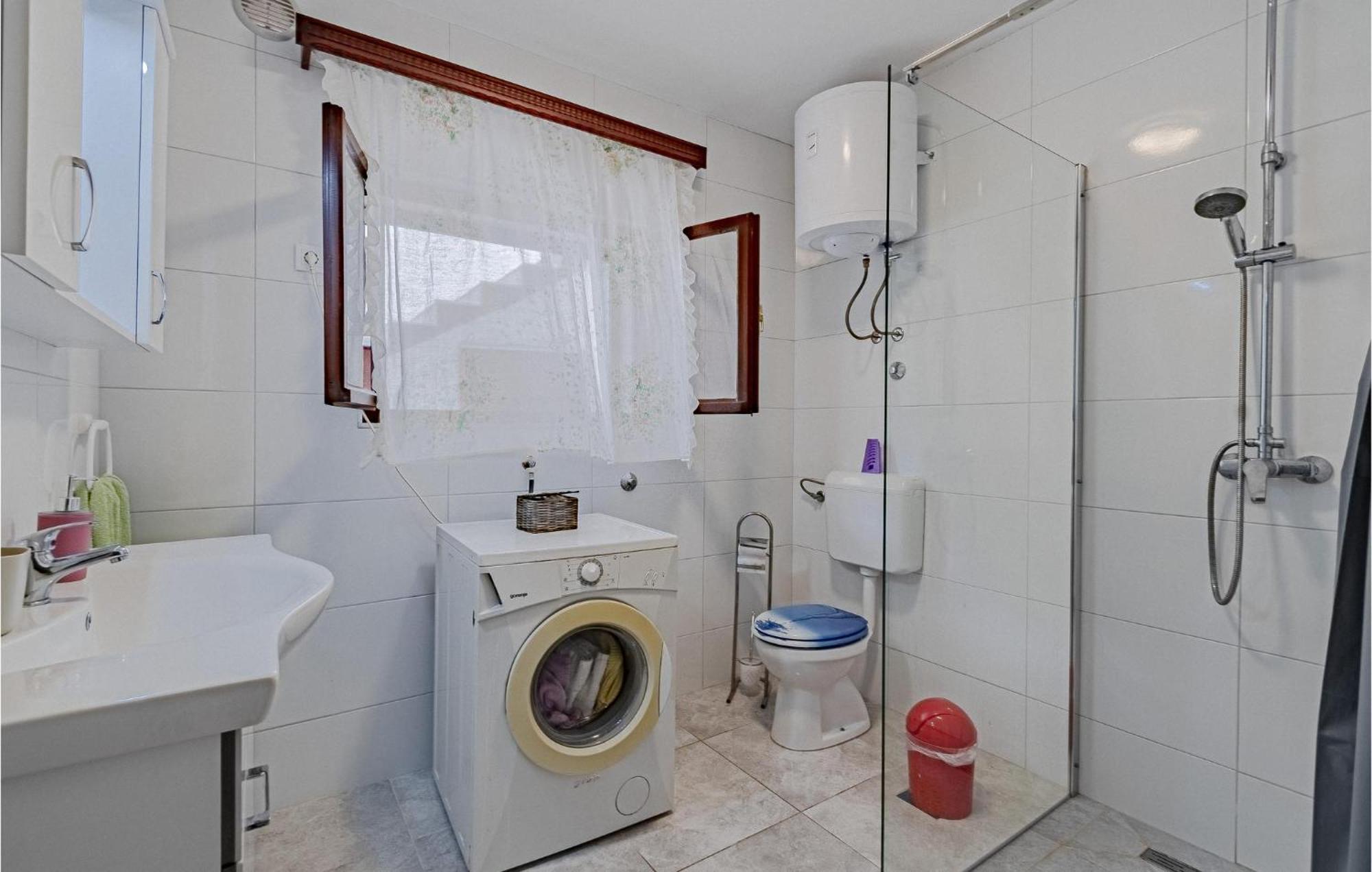 Beautiful Home In Prizba With Kitchen ภายนอก รูปภาพ