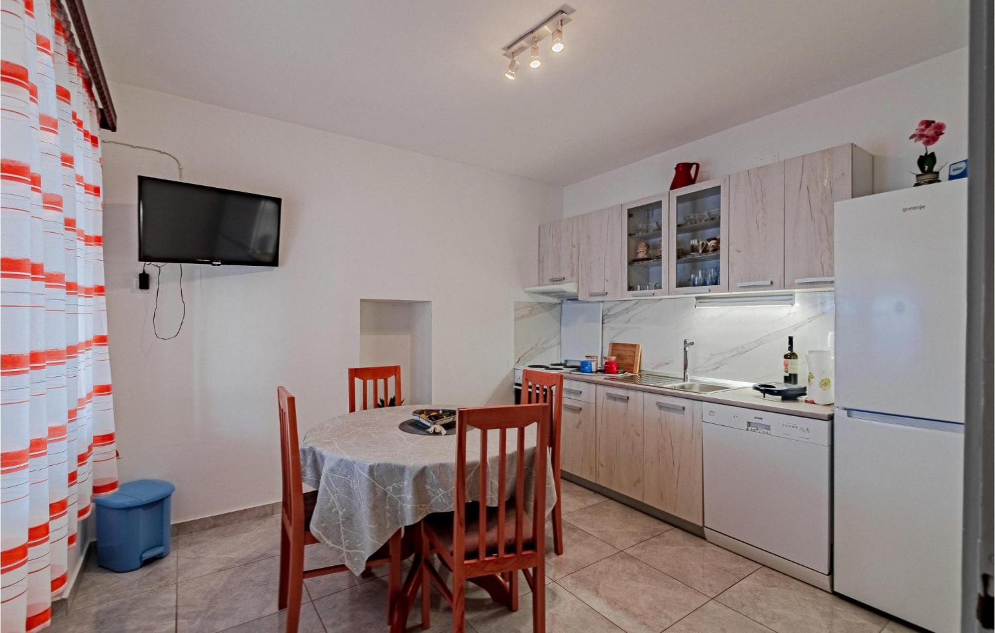 Beautiful Home In Prizba With Kitchen ภายนอก รูปภาพ
